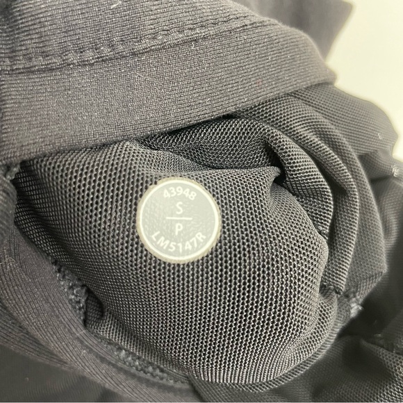 Lululemon Men Kung Fu Pants size S in Black - Picture 12 of 12